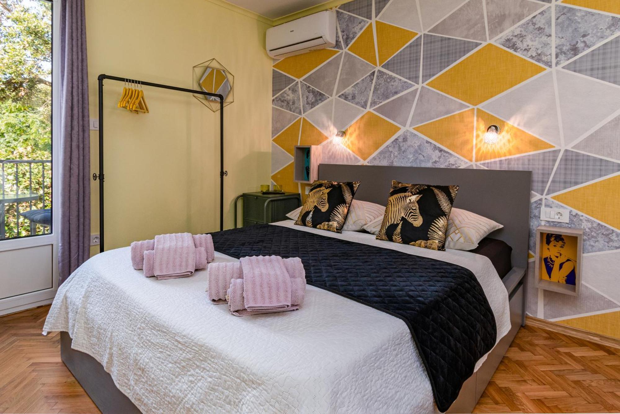 Apartments And Rooms By The Sea Banjol, Rab - 5077 외부 사진